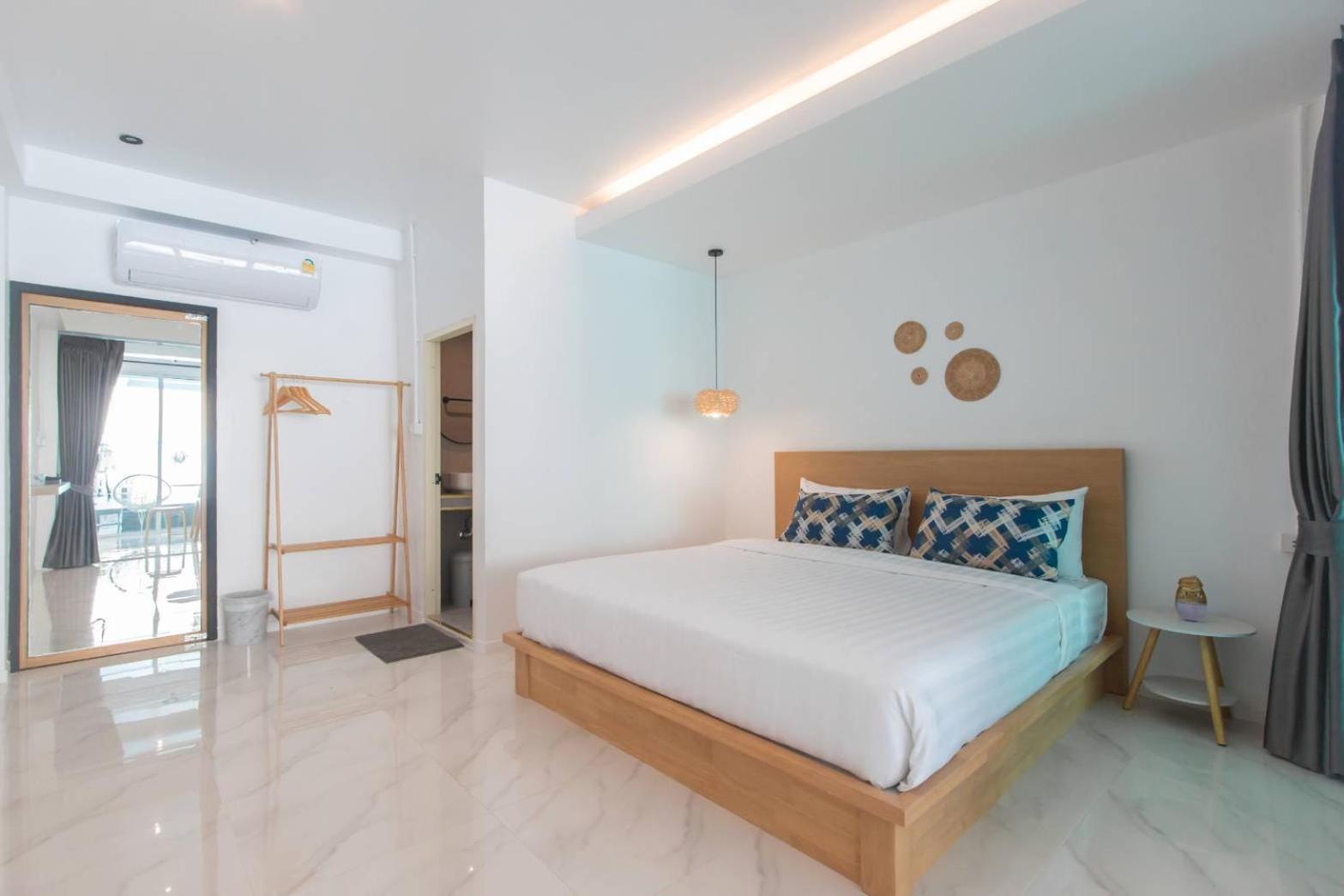 Hotel Sun Marina Petchaburi Esterno foto